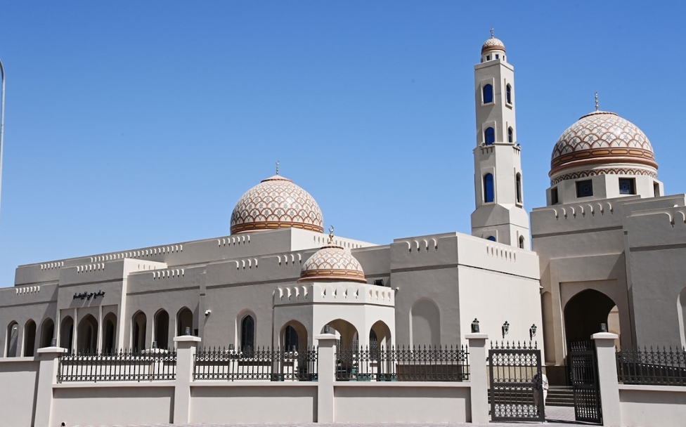 مراكز تجارية: سهولة الوصول إلى مراكز التسوق الحيوية مثل أسواق العثيم لتلبية احتياجاتك اليومية.